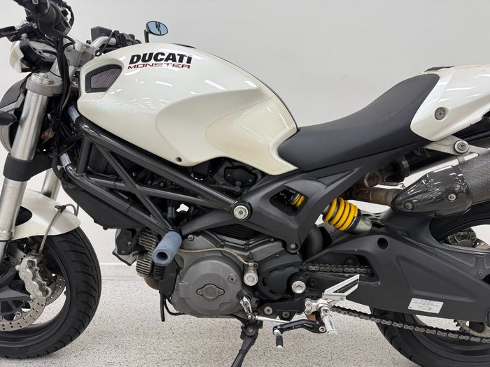 2008 DUCATI MONSTER 696 White