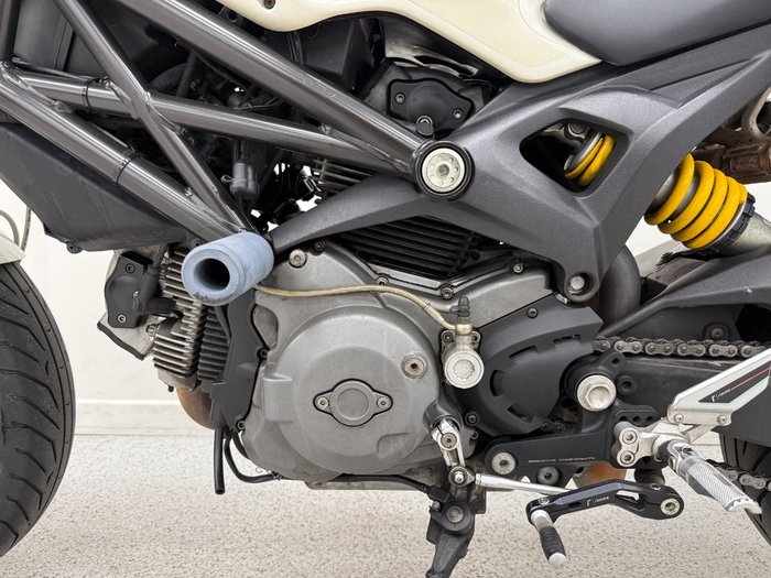 2008 DUCATI MONSTER 696 White