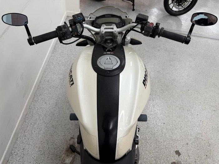 2008 DUCATI MONSTER 696 White