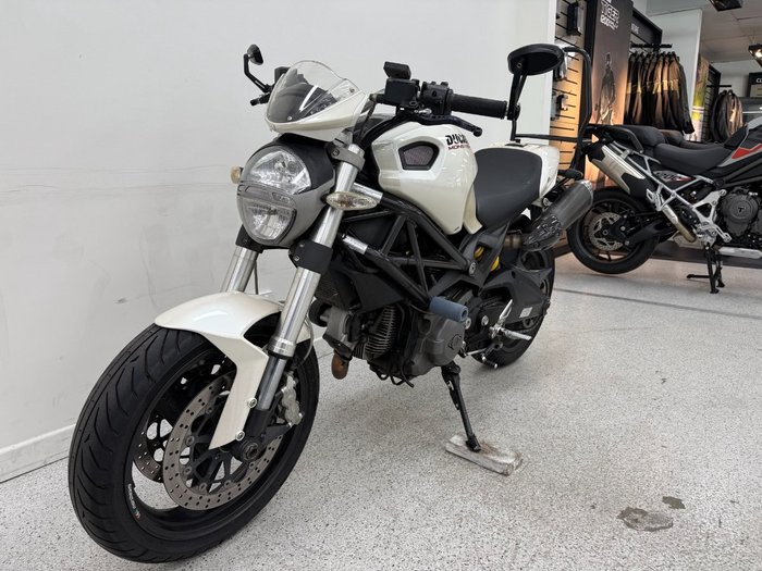2008 DUCATI MONSTER 696 White