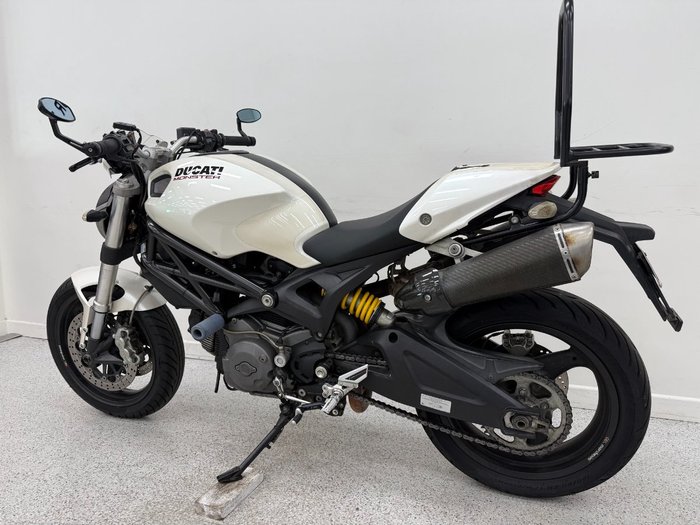 2008 DUCATI MONSTER 696 White