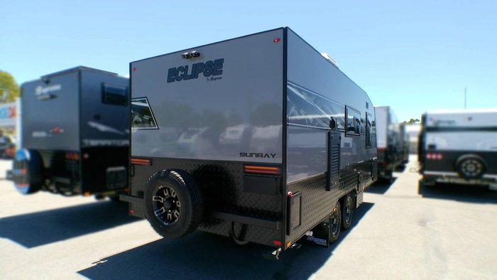 2025 Supreme 1960_C_K1e4b_T Eclipse Sunray 19'6 2 Bunk