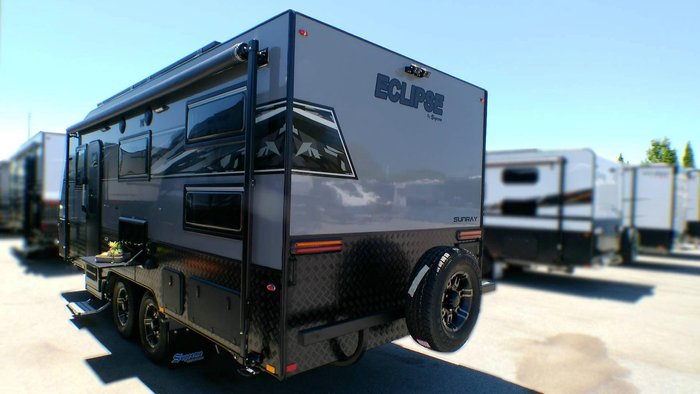 2025 Supreme 1960_C_K1e4b_T Eclipse Sunray 19'6 2 Bunk