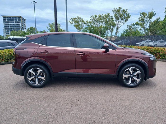 2024 Nissan QASHQAI ST+