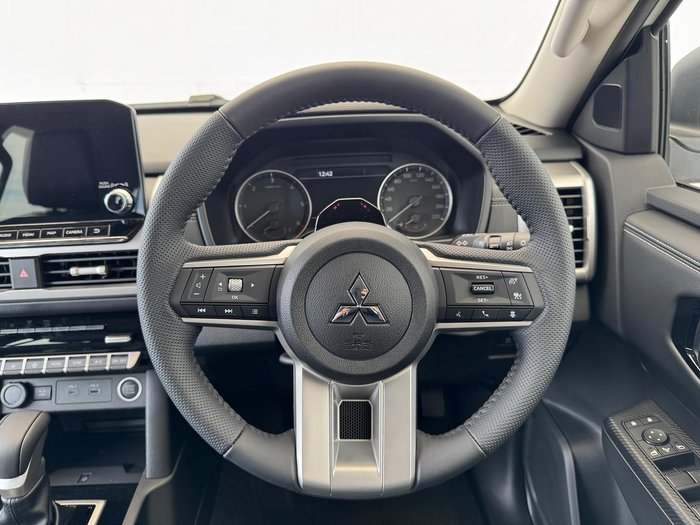 2025 Mitsubishi Triton GLS