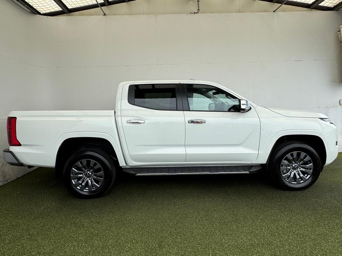 2025 Mitsubishi Triton GLS