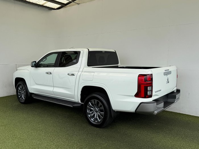 2025 Mitsubishi Triton GLS