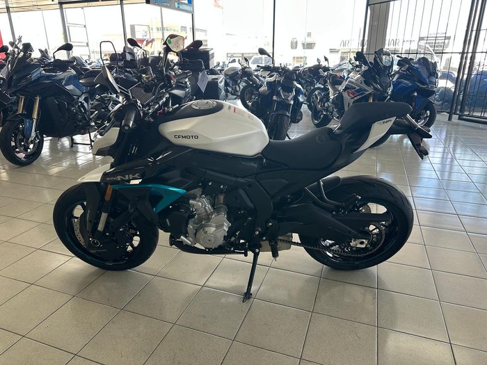 2025 CFMOTO 675NK NK White