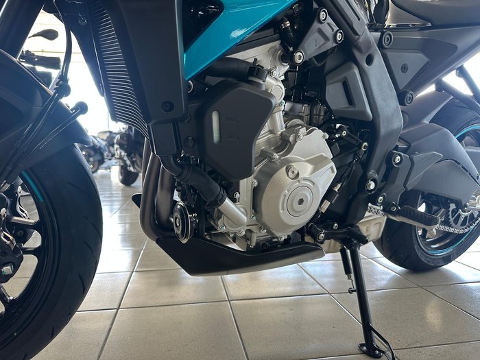 2025 CFMOTO 675NK NK White