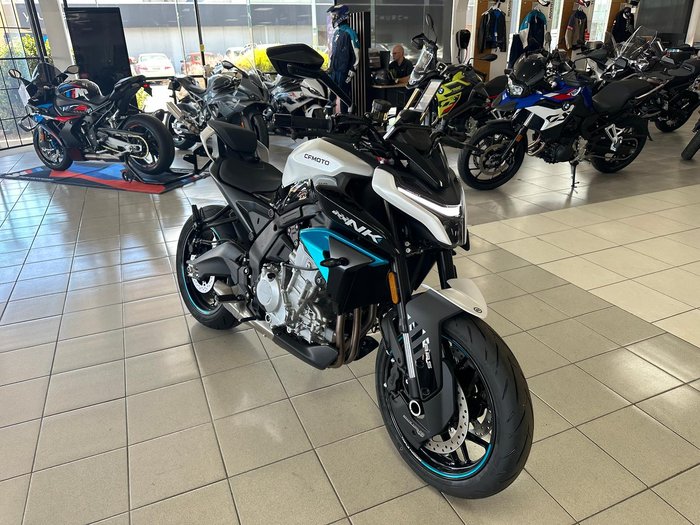 2025 CFMOTO 675NK NK White