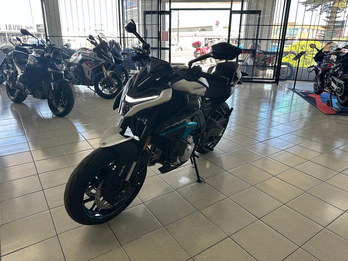 2025 CFMOTO 675NK NK White