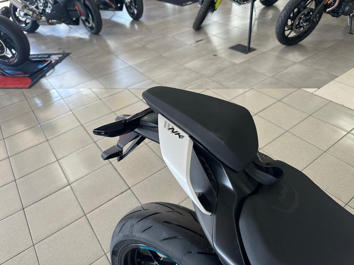 2025 CFMOTO 675NK NK White