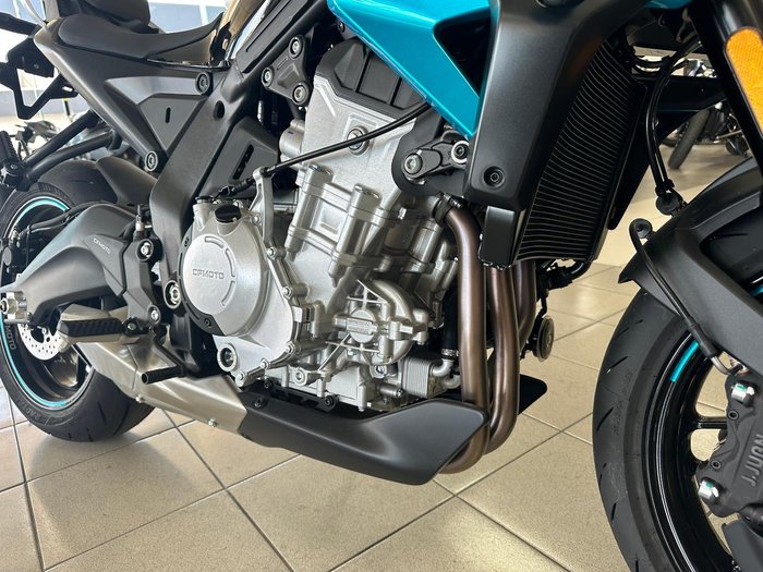 2025 CFMOTO 675NK NK White