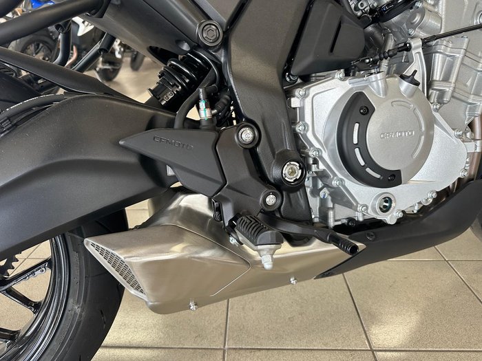 2025 CFMOTO 675NK NK White