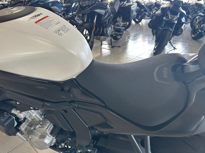 2025 CFMOTO 675NK NK White