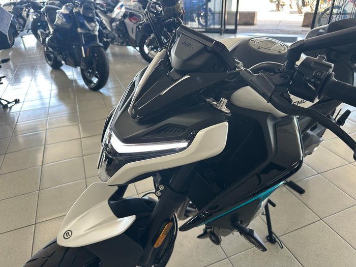 2025 CFMOTO 675NK NK White