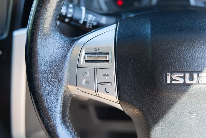 2016 Isuzu MU-X LS-T MY15.5 4x2 Titanium Silver