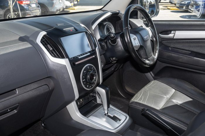 2016 Isuzu MU-X LS-T MY15.5 4x2 Titanium Silver