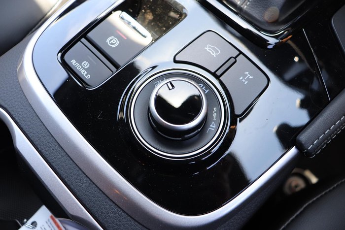 2025 Isuzu MU-X LS-T