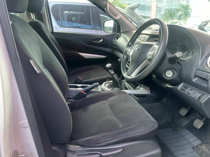 2016 Nissan Navara RX