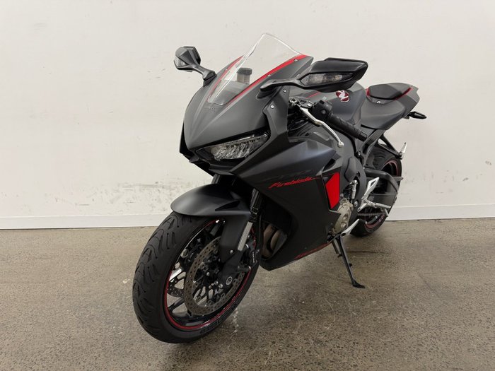 2017 Honda CBR1000RR (FIREBLADE) ABS Black