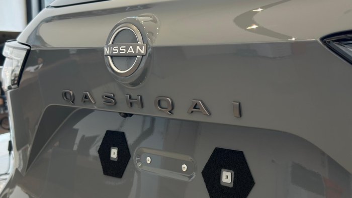 2025 Nissan QASHQAI N-DESIGN e-POWER J12 MY25 Ceramic Grey with Onyx Black Roof