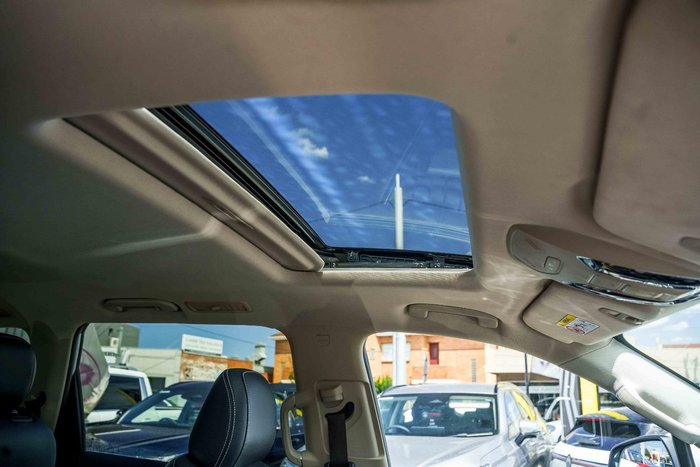 2022 LDV D90 Executive