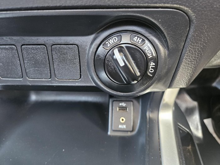 2020 Nissan Navara RX