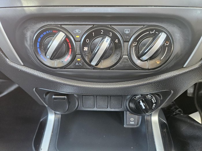 2020 Nissan Navara RX