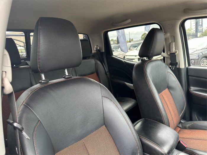 2019 Nissan Navara N-TREK D23 Series 4 4X4 Dual Range White Diamond