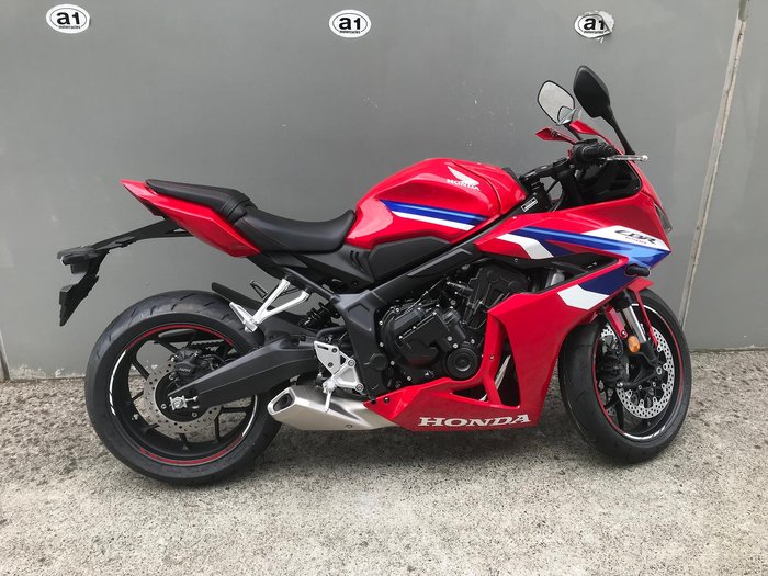 2025 Honda CBR650R E-Clutch