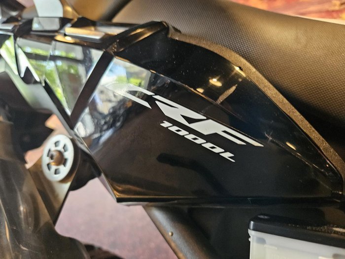 2016 Honda Africa Twin DCT (CRF1000D) Africa Twin Red