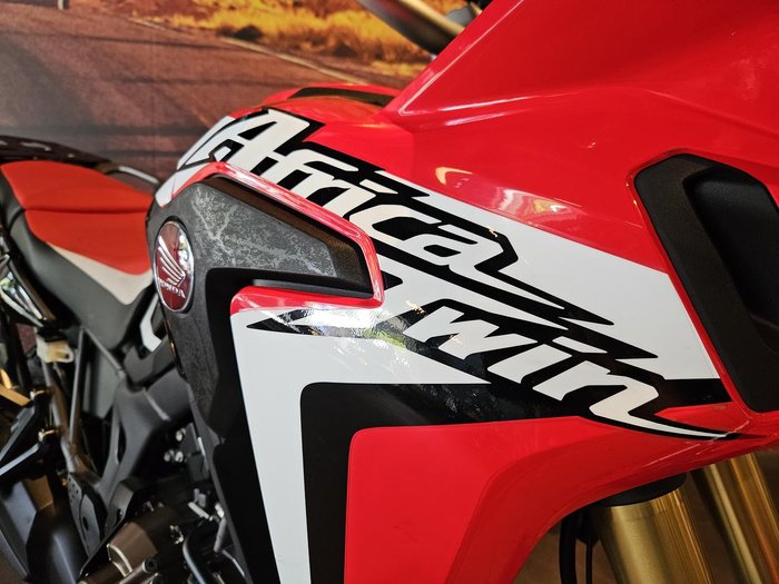 2016 Honda Africa Twin DCT (CRF1000D) Africa Twin Red