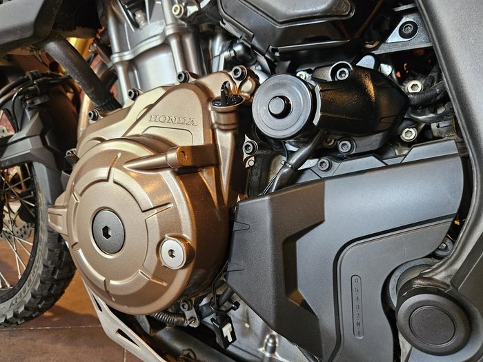 2016 Honda Africa Twin DCT (CRF1000D) Africa Twin Red