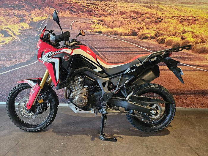2016 Honda Africa Twin DCT (CRF1000D) Africa Twin Red