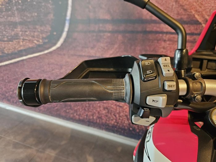 2016 Honda Africa Twin DCT (CRF1000D) Africa Twin Red