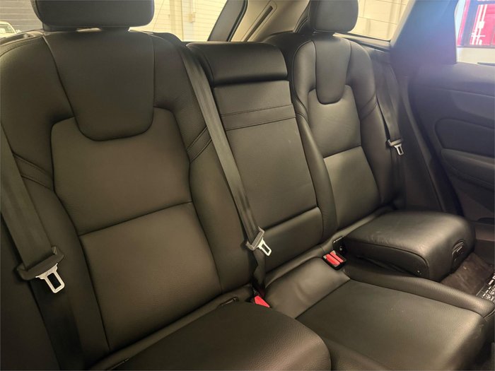 2020 Volvo XC60 T5 Momentum