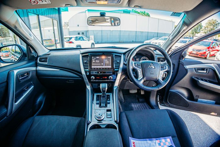 2021 Mitsubishi Pajero Sport GLX