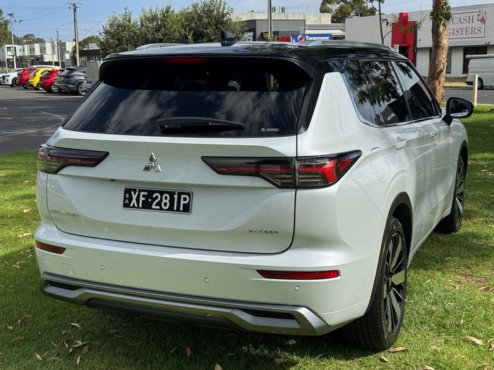 2025 Mitsubishi Outlander Exceed Tourer ZM MY25 AWD White Diamond with Black Mica Roof