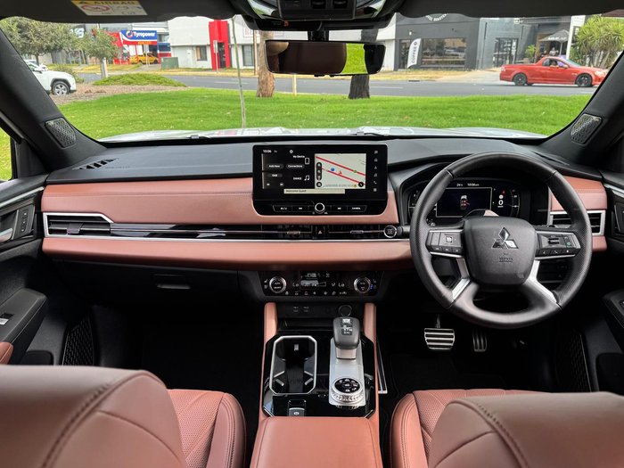 2025 Mitsubishi Outlander Exceed Tourer