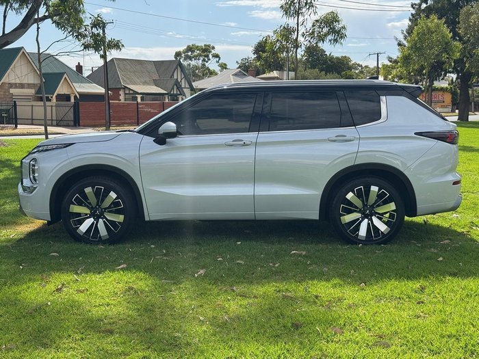 2025 Mitsubishi Outlander Exceed Tourer