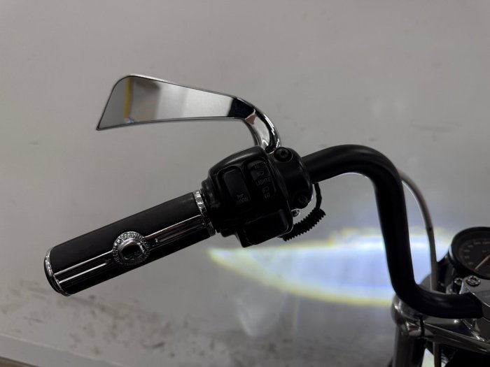 2012 HARLEY-DAVIDSON XL883L SUPER LOW White