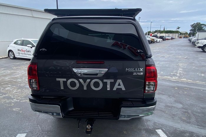 2016 Toyota Hilux SR5