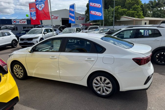 2019 KIA CERATO SPORT + NAV
