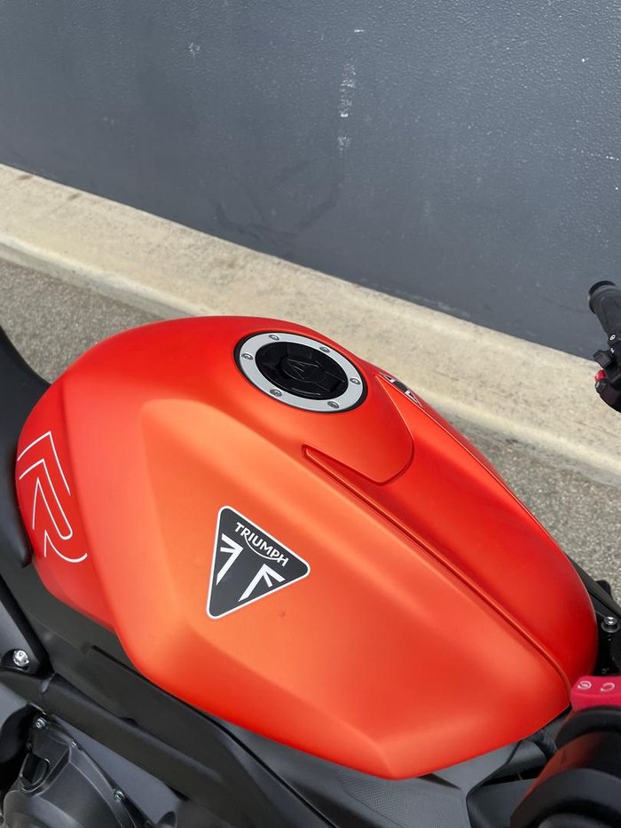2024 Triumph Street Triple R 765 Street Triple Orange
