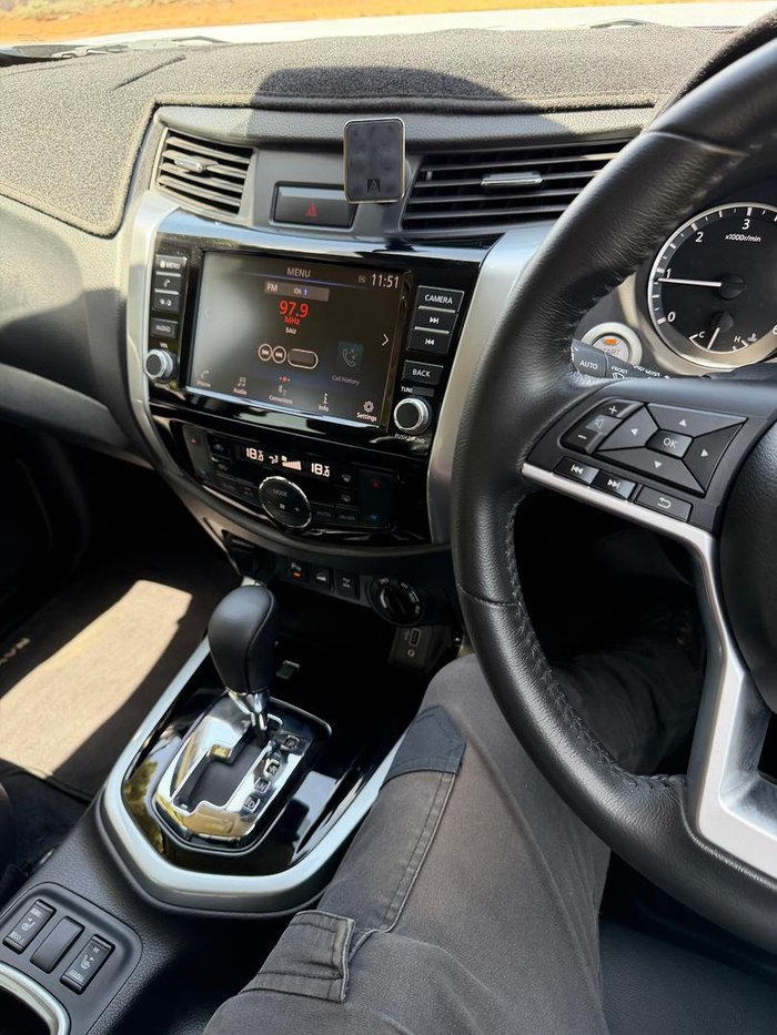 2023 Nissan Navara ST-X