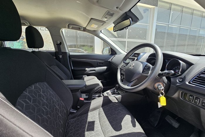 2023 Mitsubishi ASX ES