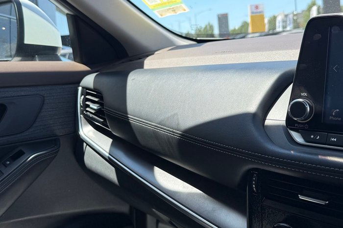 2023 Nissan X-TRAIL ST