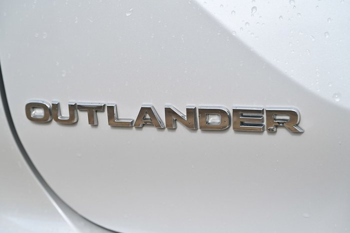 2024 Mitsubishi Outlander Black Edition