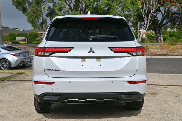 2024 Mitsubishi Outlander Black Edition